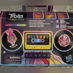 Trolls Tiny Dancers Friend pack. 2 Tiny Dancers Figures, 2 Bracelets, 10 Charms.